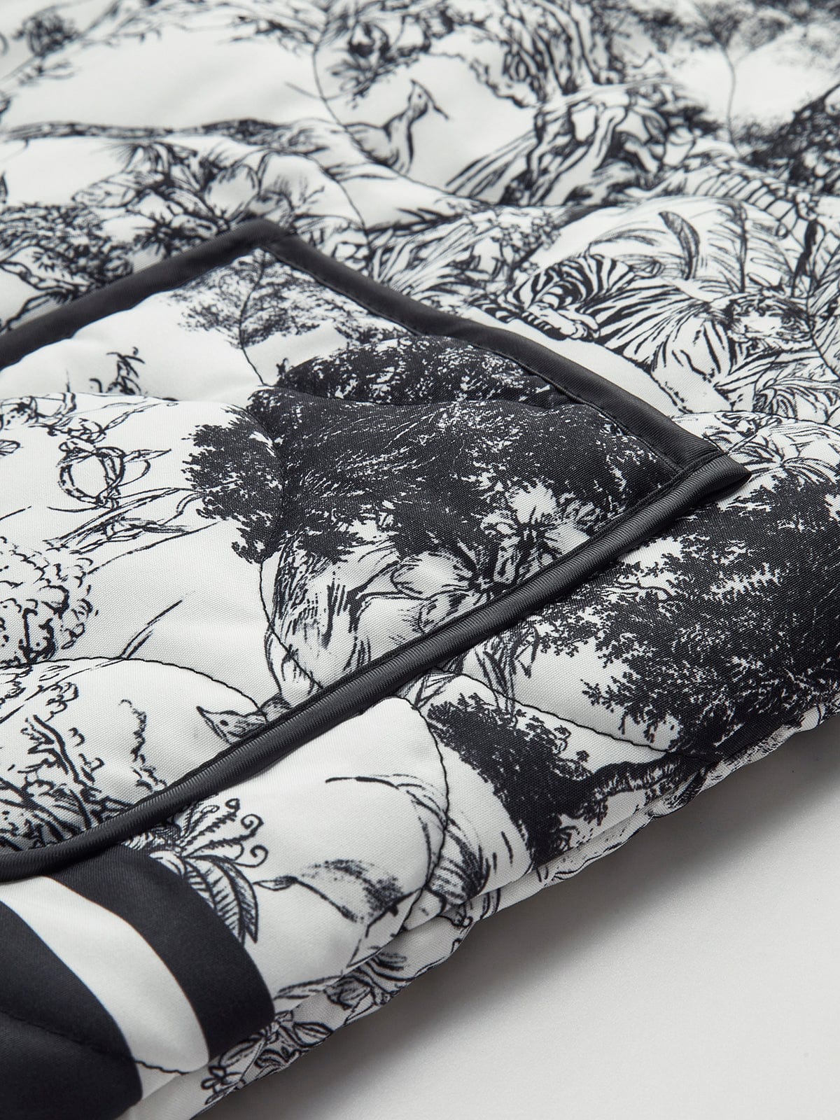 Lichte zomerjack met kunstzinnige print – Elegantie ontmoet comfort