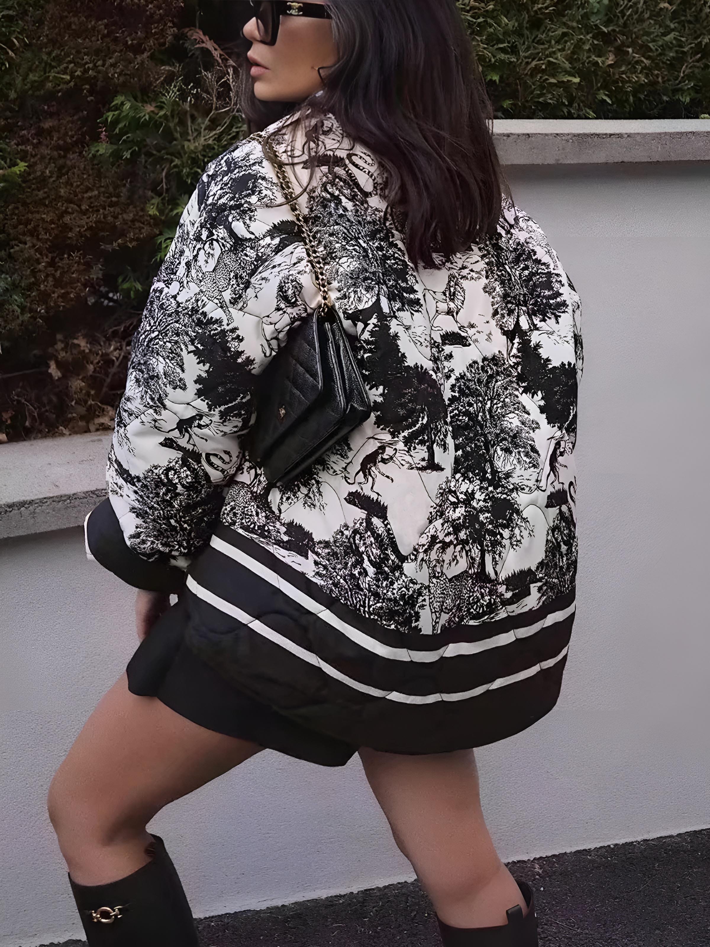 Lichte zomerjack met kunstzinnige print – Elegantie ontmoet comfort