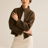 Lia | Korte bruine jas met staande kraag – Minimalistisch en elegant