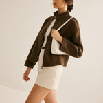 Lia | Korte bruine jas met staande kraag – Minimalistisch en elegant