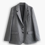 Jana | Klassieke oversized grijze pinstripe blazer met twee knopen voor dames
