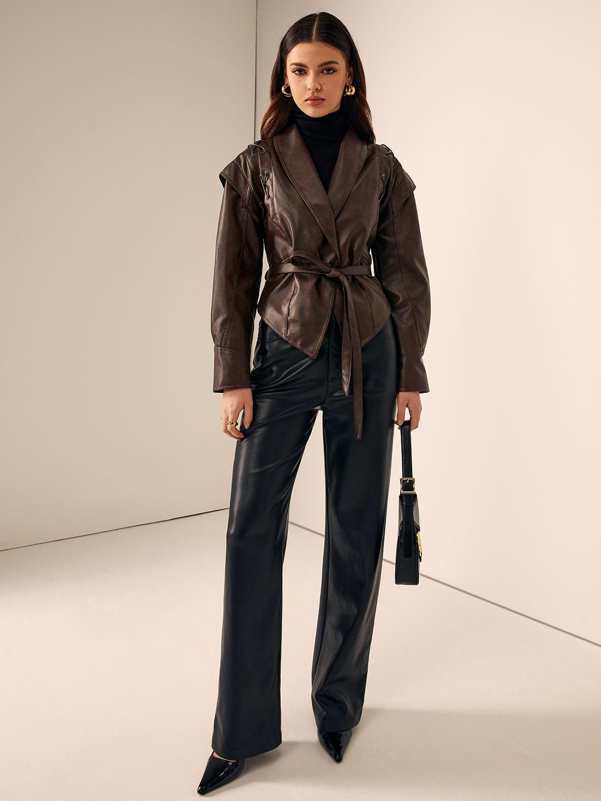 Valeria | Taillierter Lederblazer met Ceintuur – Elegant & Modern