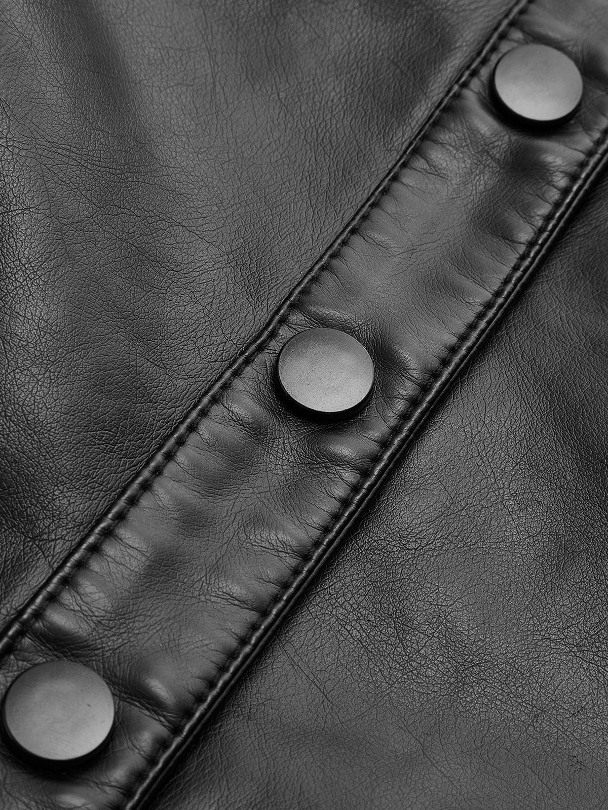 Amelia | Zwarte Kunstlederen Jas met Studs