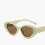 Ovale Retro Zonnebril met Licht Montuur en UV Bescherming