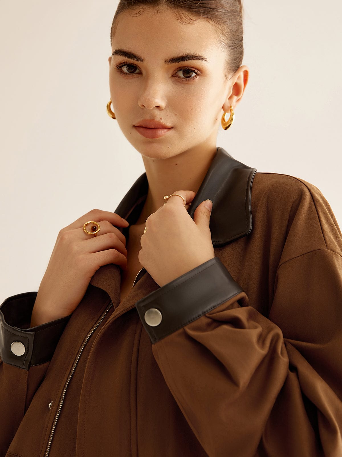 Amber | Oversized Jack in Camel met Lederen Details