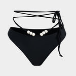 Meredith | Drie-delig Bikini-set met Wikkelband-Design, Pareldetails en Transparante Pareo