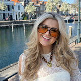 Zonnebril met Gele Glazen en Moderne Look