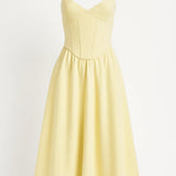 Elegante Midi Jurk met Spaghettibandjes en Uitlopende Rok