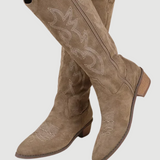 Cowboylaarzen van Suède – Western-Chic voor stijlvolle optredens