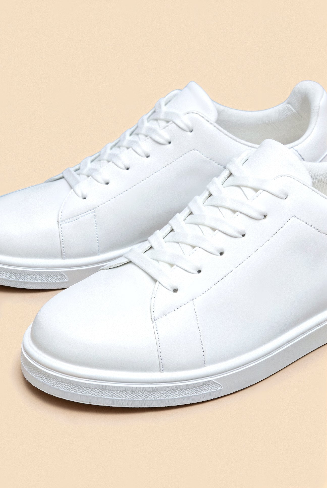 Minimalistische witte sneakers – Perfect voor elke gelegenheid