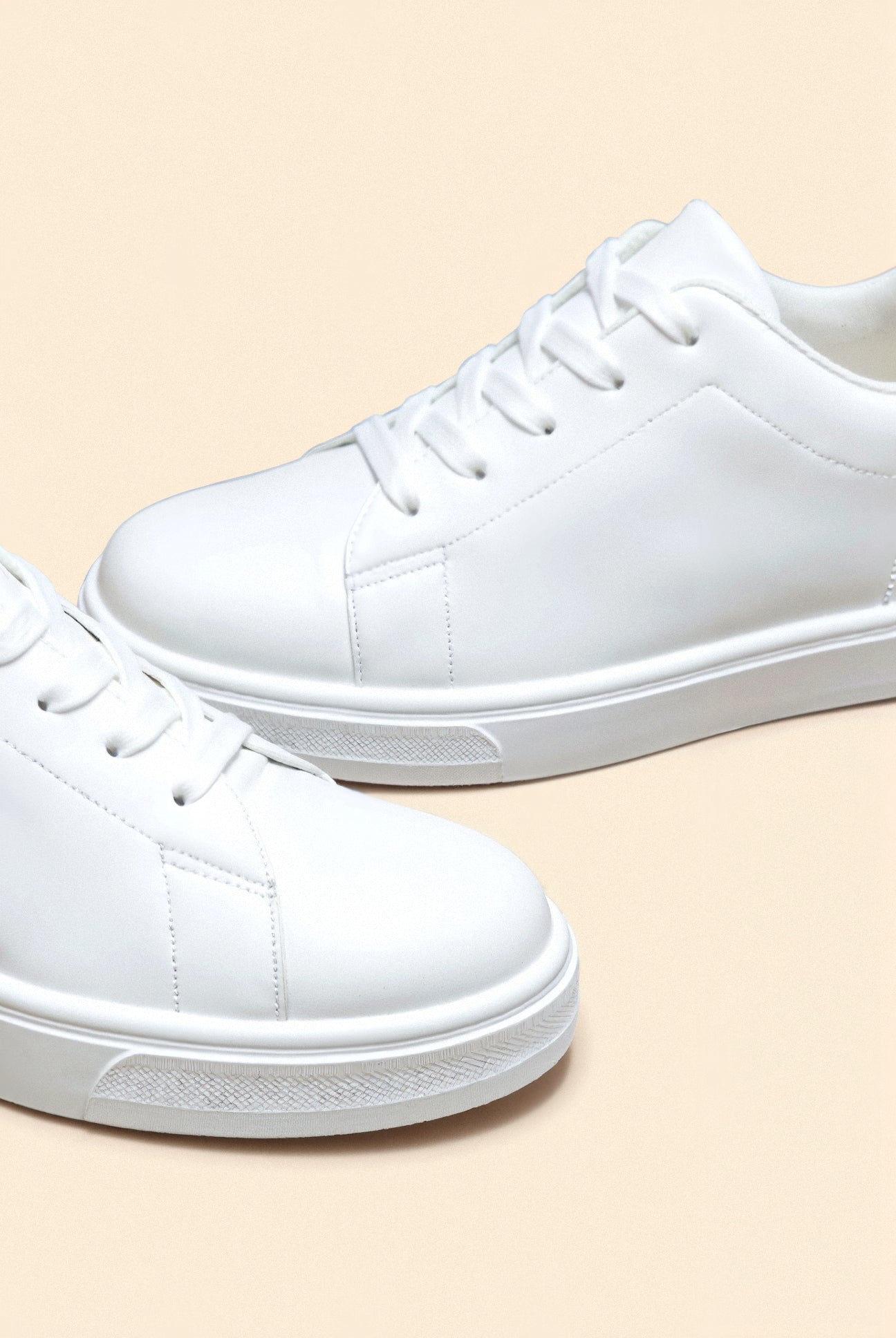 Minimalistische witte sneakers – Perfect voor elke gelegenheid