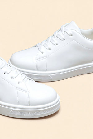 Minimalistische witte sneakers – Perfect voor elke gelegenheid