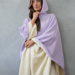 Luxe™ Fleece Poncho met Capuchon