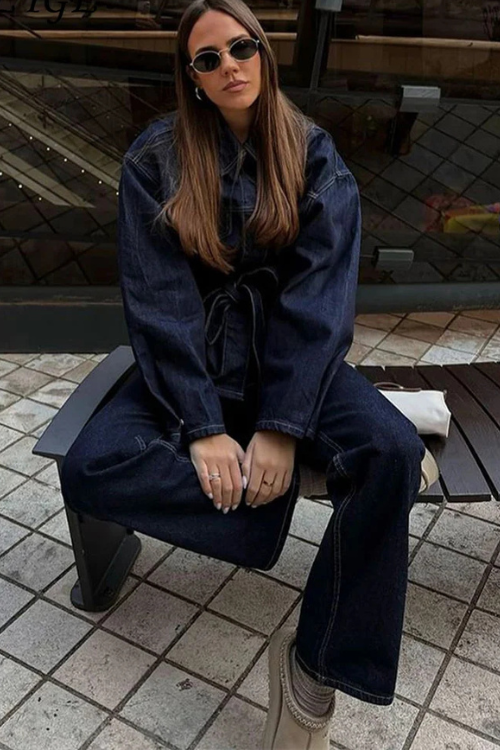 Dames-Denim-Set – Elegante Taillierte Jeansjacke met Ceintuur & Wijde High-Waist Broek