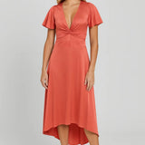Elegante Midi Jurk met Gedrapeerd Detail en Korte Mouwen