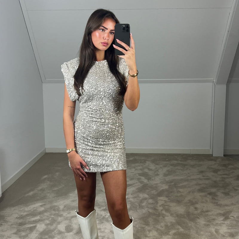 Schouder Gewatteerde Pailletten Mini Jurk – Statement Partyjurk met Luxe Sprankeling