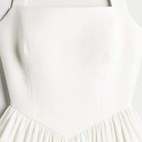 Elegante Halter Midi Jurk met Uitlopende Rok en Tailleaccent