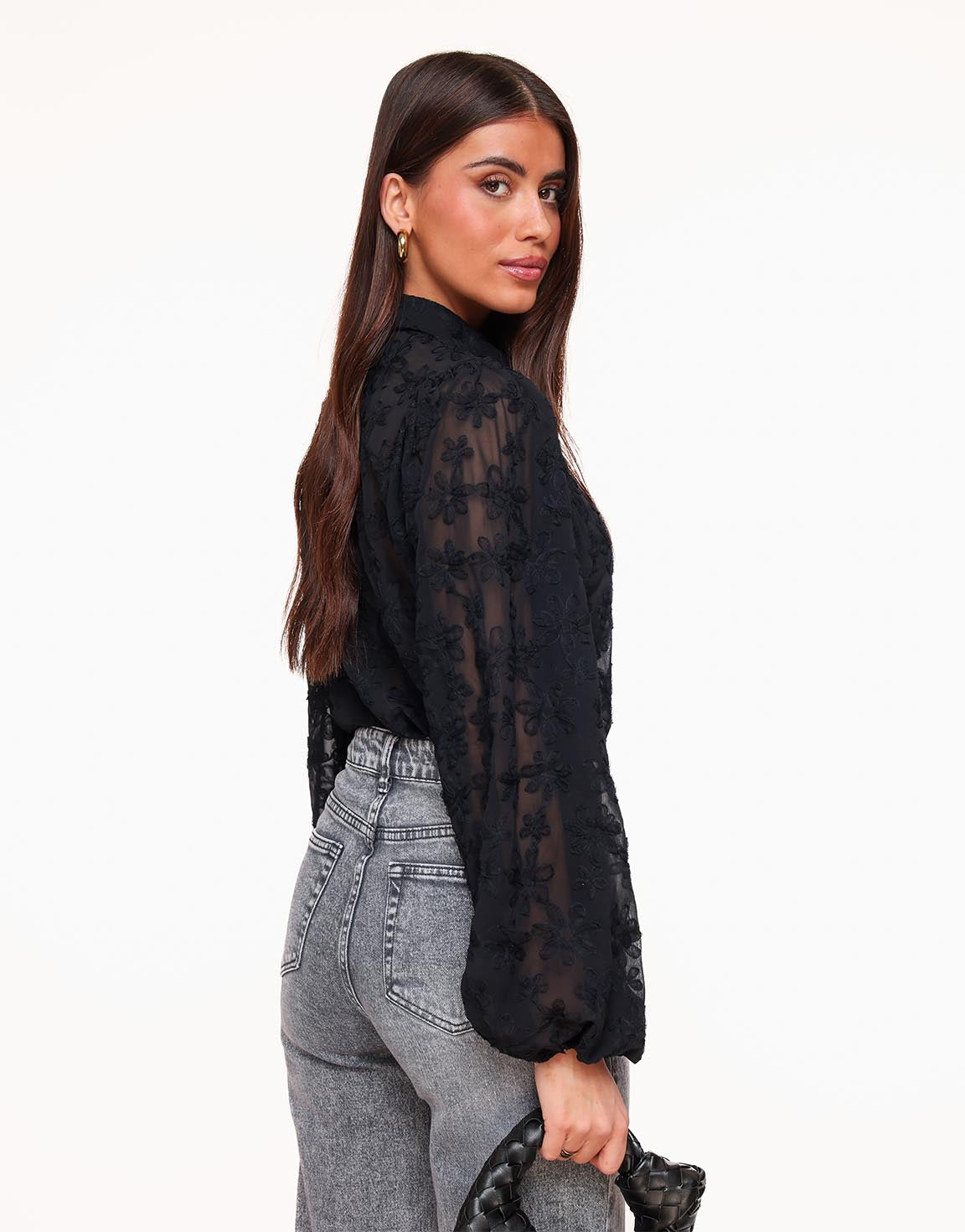 Elegante transparante blouse met bloemenpatroon – Zwart