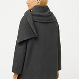 Elegante Jas met Sjaalkraag en Knopen