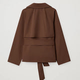 Elegante Korte Trenchcoat met Tailleband en Reverskraag