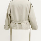 Korte Trenchcoat met Dubbele Knopen en Tailleband