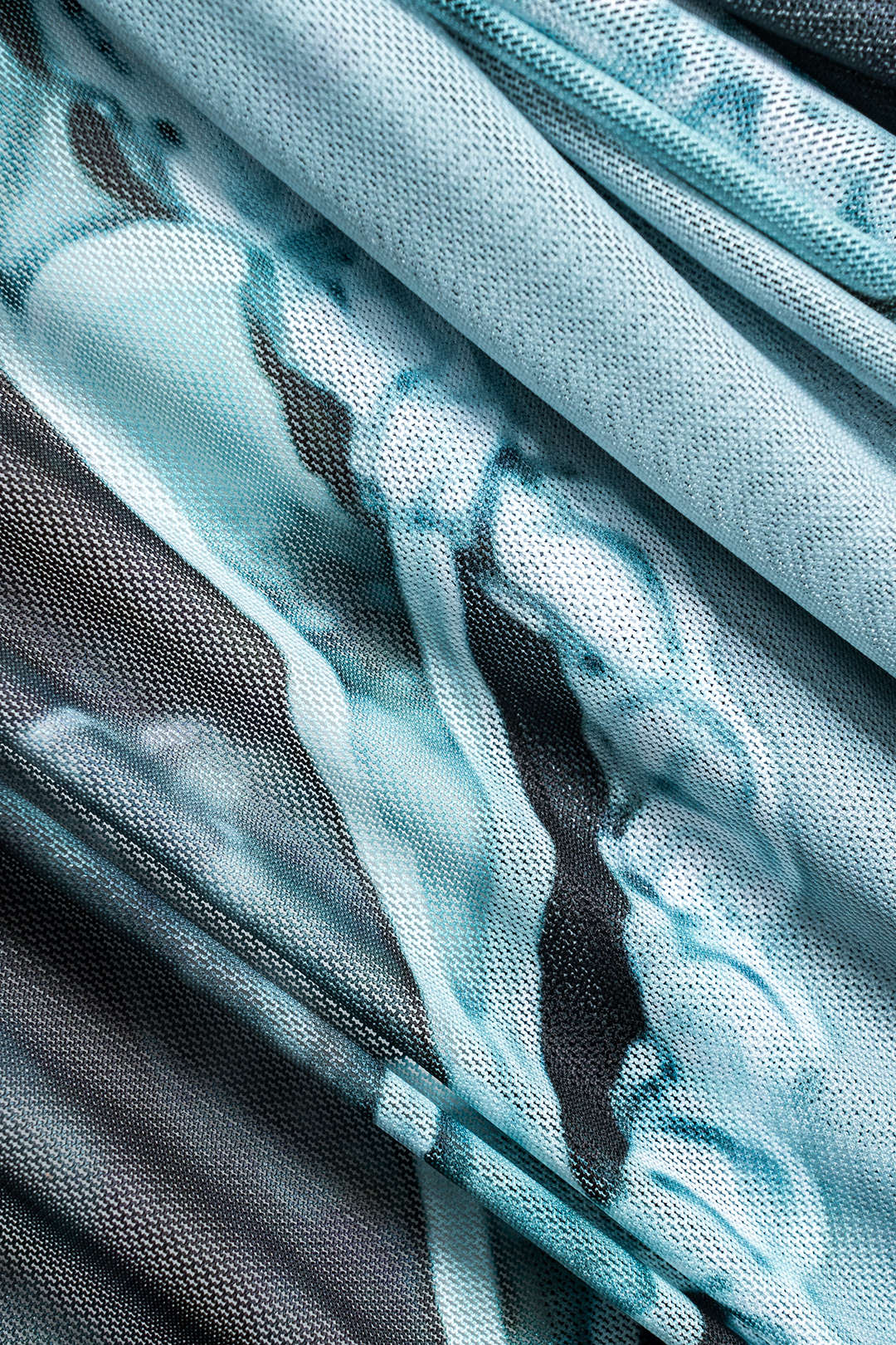 Angela | Twee-delig badpak set met abstracte print, strikbanden en pareo
