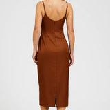 Minimalistische Midi Jurk met Bandjes en Aansluitende Pasvorm
