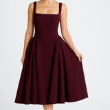 Elegante Midi Jurk met Brede Bandjes en Uitlopende Rok