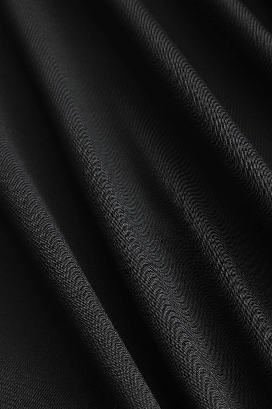 Valeria | Elegante Zwarte Lange Mouwen Mini-jurk – Figuuraccentuerende Pasvorm met Drapering & Rozen Detail