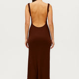 Minimalistische Midi Jurk met Bandjes en Aansluitende Pasvorm