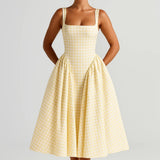 Elegante Strapless Midi Jurk met A Lijn en Ruitpatroon