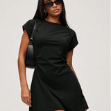 Minimalistisch T-shirt jurk voor dames – Casual, Modern & Combinatiekrachtig