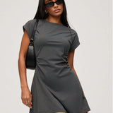Minimalistisch T-shirt jurk voor dames – Casual, Modern & Combinatiekrachtig
