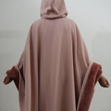 Patricia™ Luxe Fleece Poncho met Capuchon