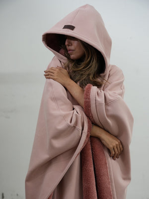 Luxe™ Fleece Poncho met Capuchon