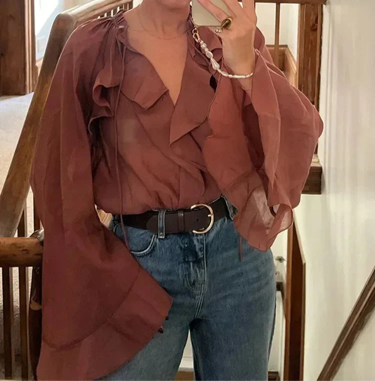 Transparante Volantblouse in Bruin – Feminin, Elegant & Uitgesproken