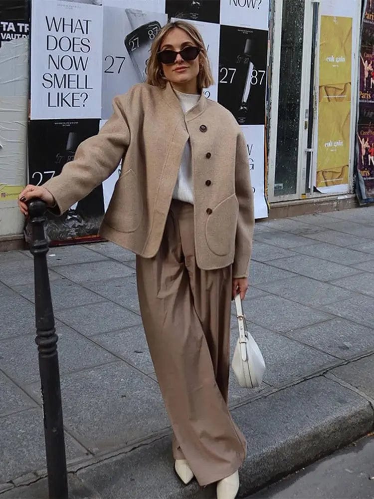 Courtney | Oversized Woljack met asymmetrische knoopsluiting en grote zakken