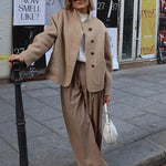 Courtney | Oversized Woljack met asymmetrische knoopsluiting en grote zakken