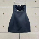 Emily | Zwarte Bustier-Minikleed met 3D Rozen-Detail & Cut-Out