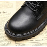 Lia | Zwarte leren gevoerde veterschoenen met profielzool