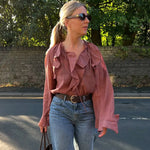 Transparante Volantblouse in Bruin – Feminin, Elegant & Uitgesproken