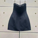 Emily | Zwarte Bustier-Minikleed met 3D Rozen-Detail & Cut-Out