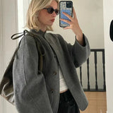 Courtney | Oversized Woljack met asymmetrische knoopsluiting en grote zakken