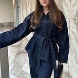 Dames-Denim-Set – Elegante Taillierte Jeansjacke met Ceintuur & Wijde High-Waist Broek