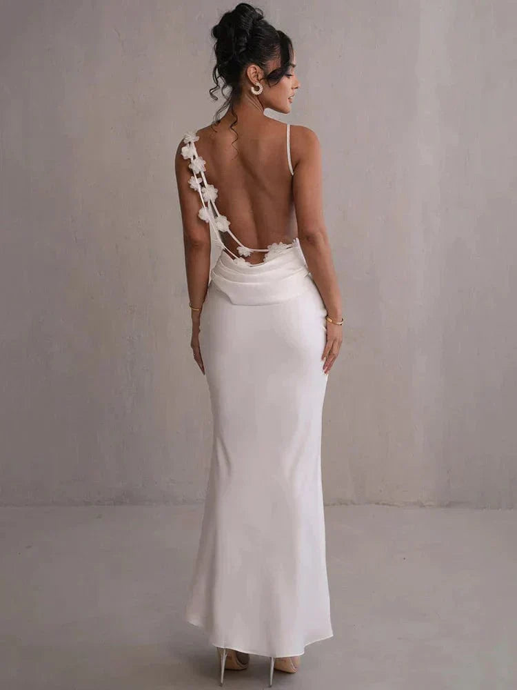 Xenia | Elegante Rugloze Satijnen Maxijurk met Bloemapplicaties