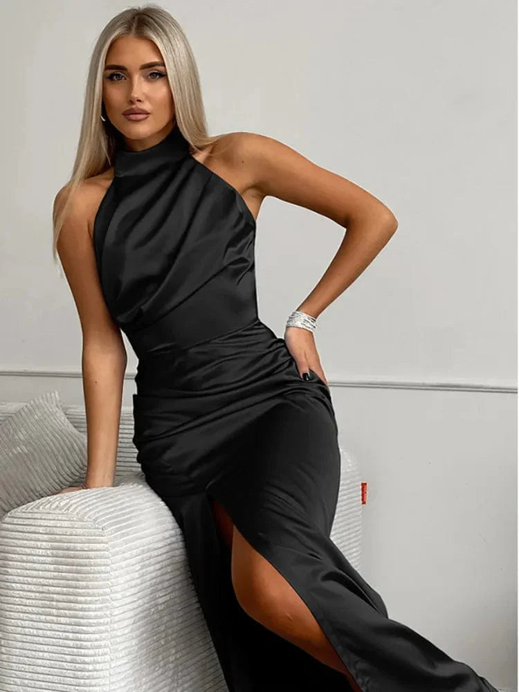 Ylva | Elegante Satin Halterjurk met Beenopening