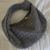Elicia | Gevlochten Hobo-Tas met Knoopdetail – Stijlvol en Uniek