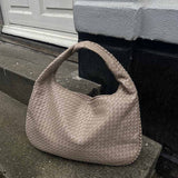 Charlyne | Grote gevlochten Hobo-tas