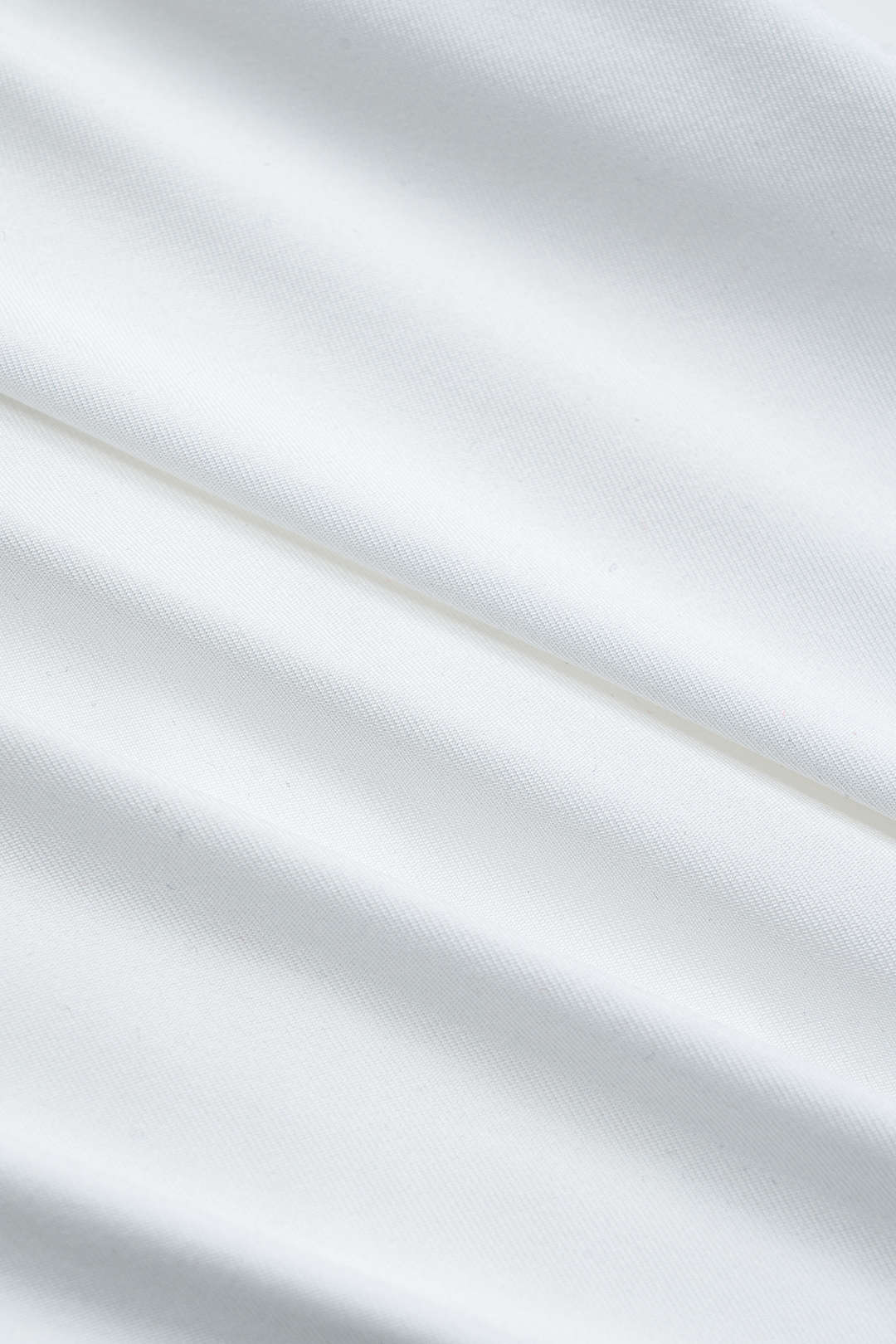 Mallory | Vrouwelijk Haltertop met Wickeldesign & Knoopdetail