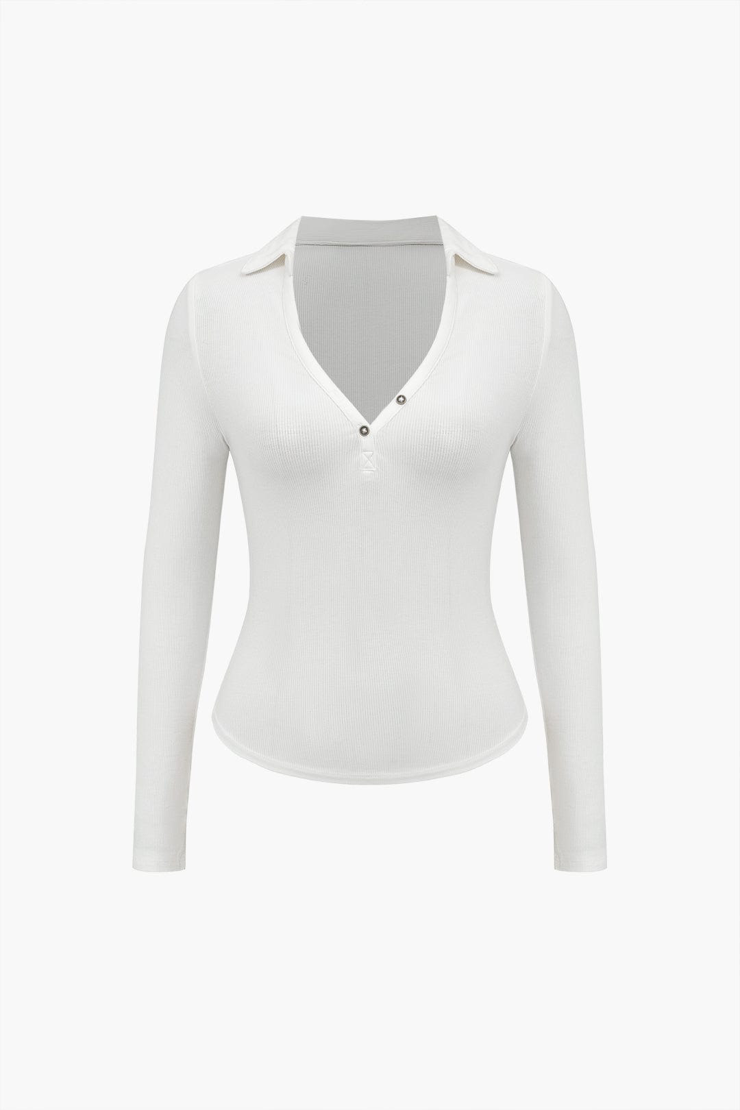 Dominique | Figurbetont Poloshirt met diepe V-hals en elegante knoopdetails